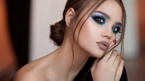 美女眼妆头像图片